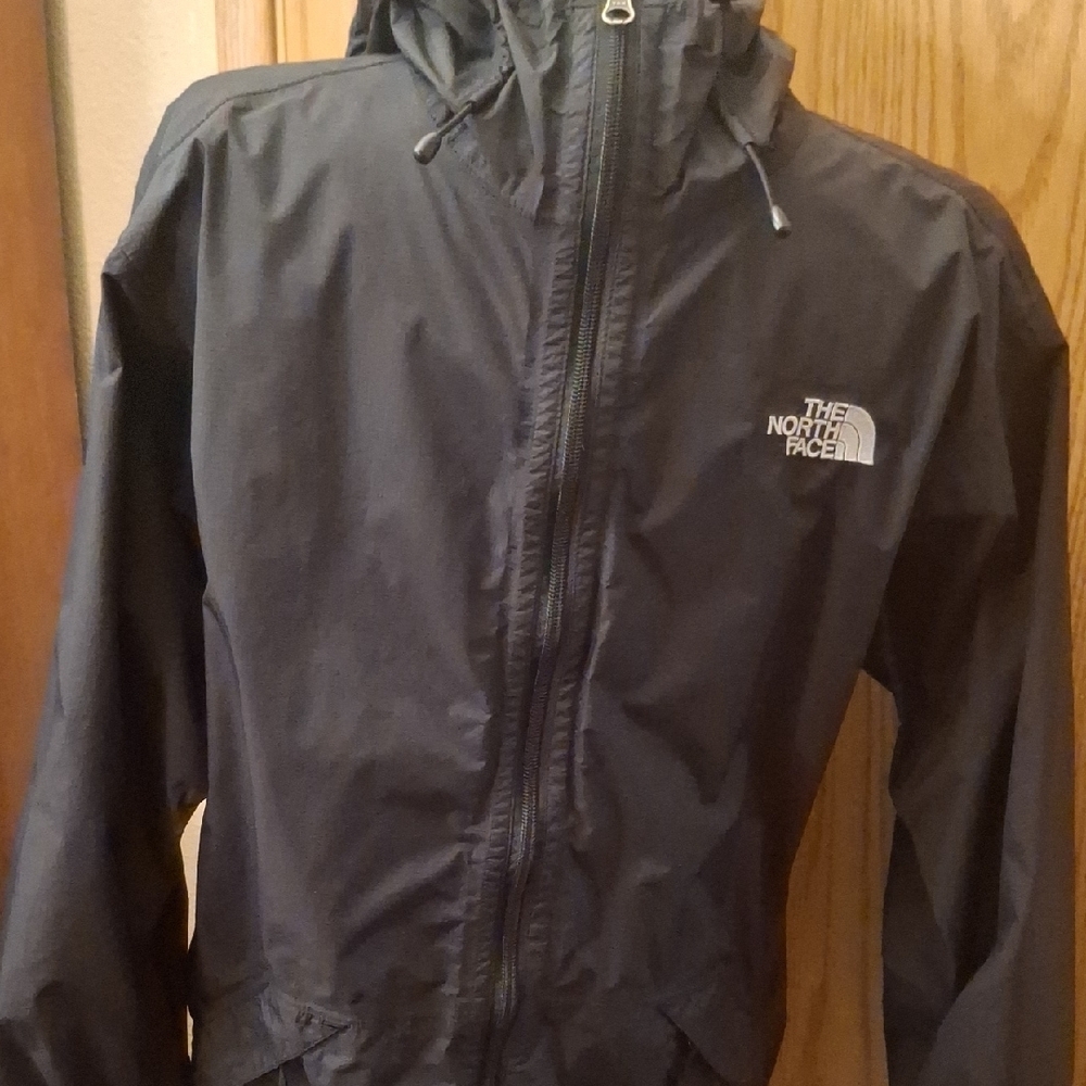 The North Face Men's Black Hooded Raincoat - Picture 3 of 7
